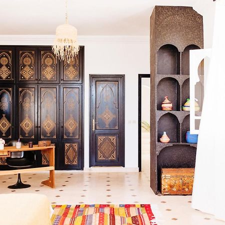 La Maison Des Ailleurs 에사우이라 외부 사진